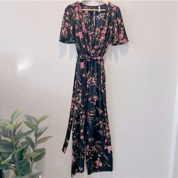 Xhilaration Jumpsuit Faux Wrap Wide Leg Floral Black Pink Short Sleeve Size XS - Picture 1 of 12